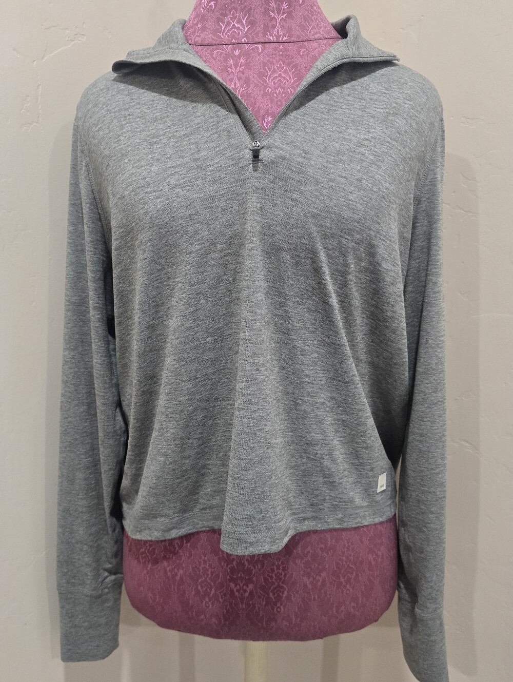 VUORI Women's Crescent Half-Zip Pullover Sweater Heather Gray Size M